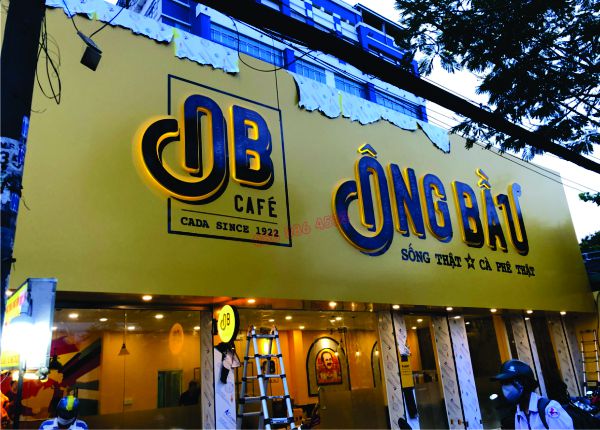 thi-cong-bien-cafe-ong-bau