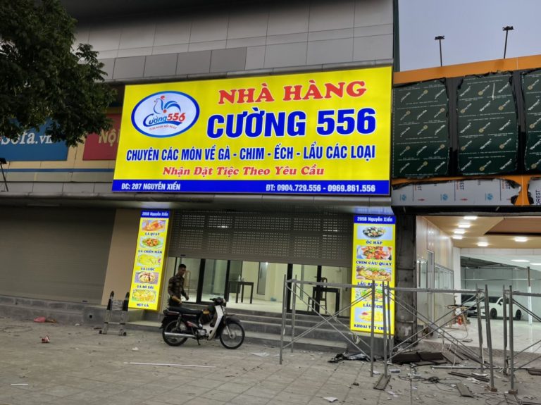 biển quảng cáo theo yêu cầu