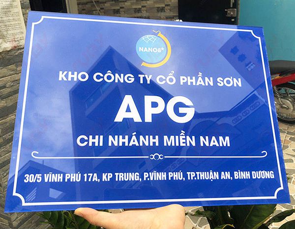 thiết kế biển hiệu trang phát